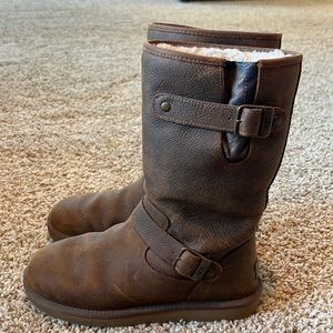 Ugg’s brown buckle boot